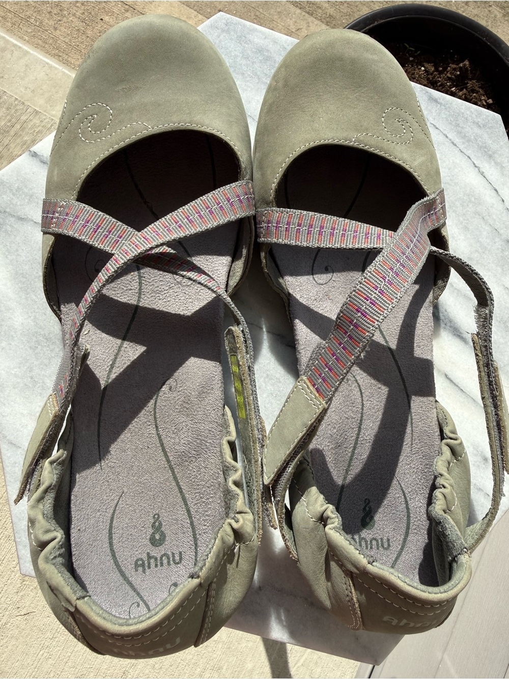 Ahnu Women’s Olive Green Suede Mary Jane Flats, size 10.5 like new!